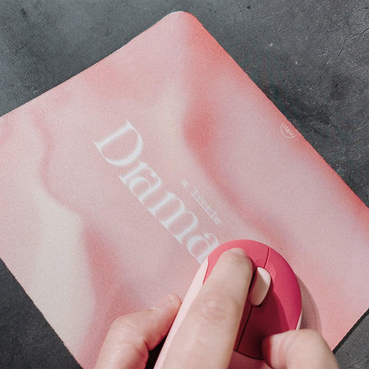 Tapete de Rato A Little Bit Dramatic